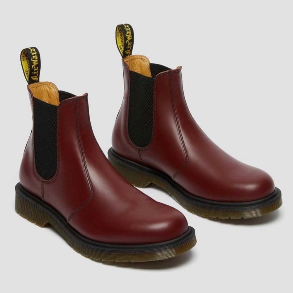 2976 CHERRY RED SMOOTH BOOT
Dr. Martens